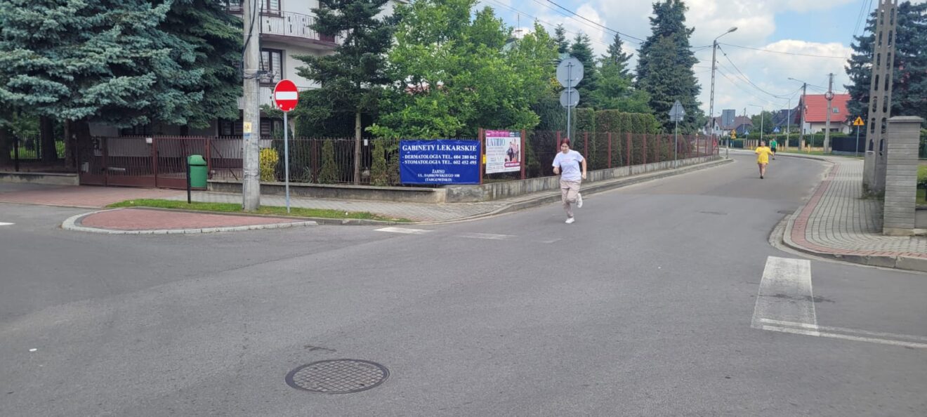 XX BIEG ULICZNY PAMIĘCI JANA PAWŁA II W ŻABNIE, ZSP Żabno, Technikum w Żabnie, Szkoła Branżowa I stopnia w Żabnie, Zespół Szkół Ponadpodstawowych, szkołą średnia w Żabnie, Żabno