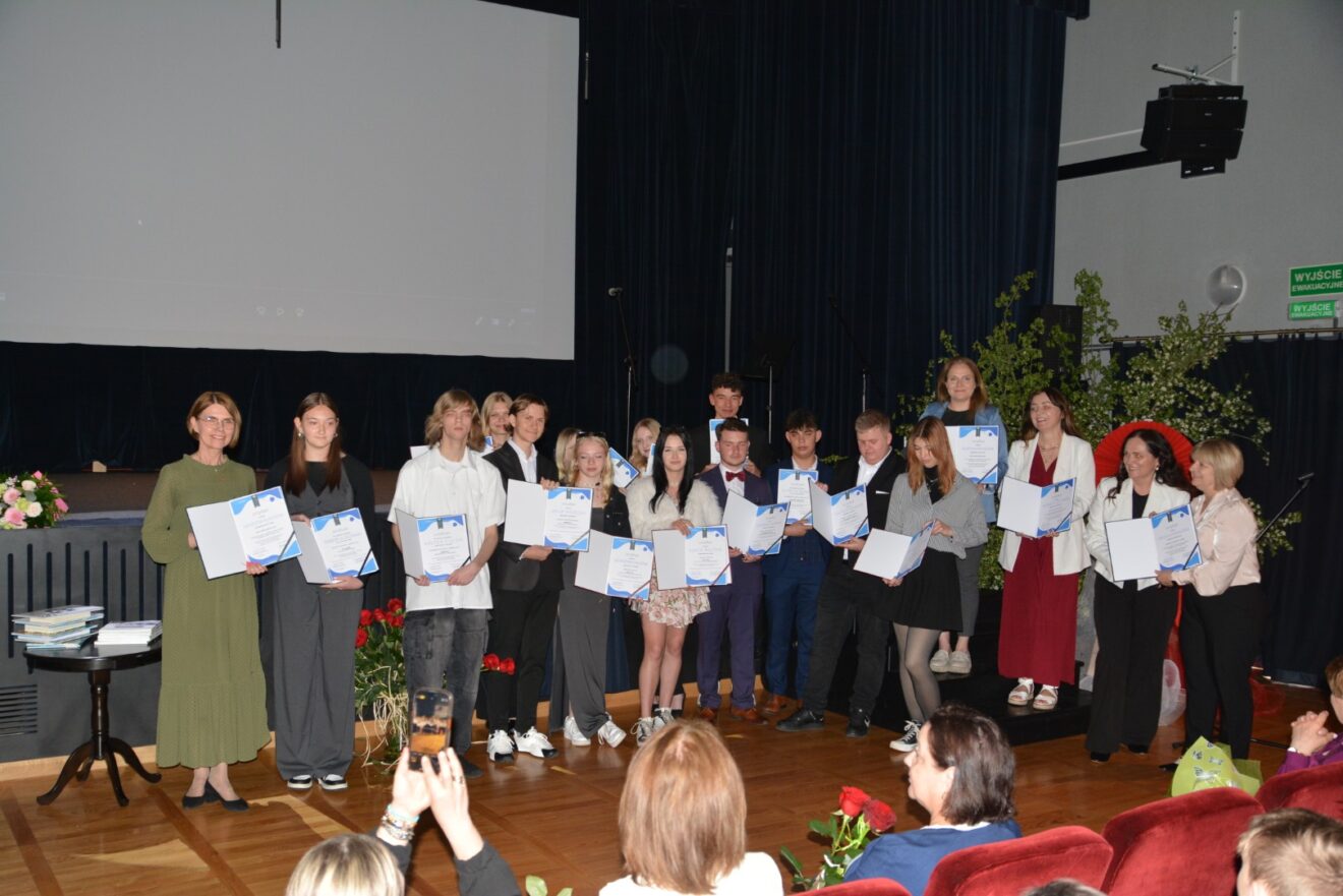 ZESPÓŁ SZKÓŁ PONADPODSTAWOWYCH W ŻABNIE, ZSP Żabno, Technikum w Żabnie, Szkoła Branżowa I stopnia w Żabnie, Zespół Szkół Ponadpodstawowych, szkoła średnia w Żabnie, Żabno